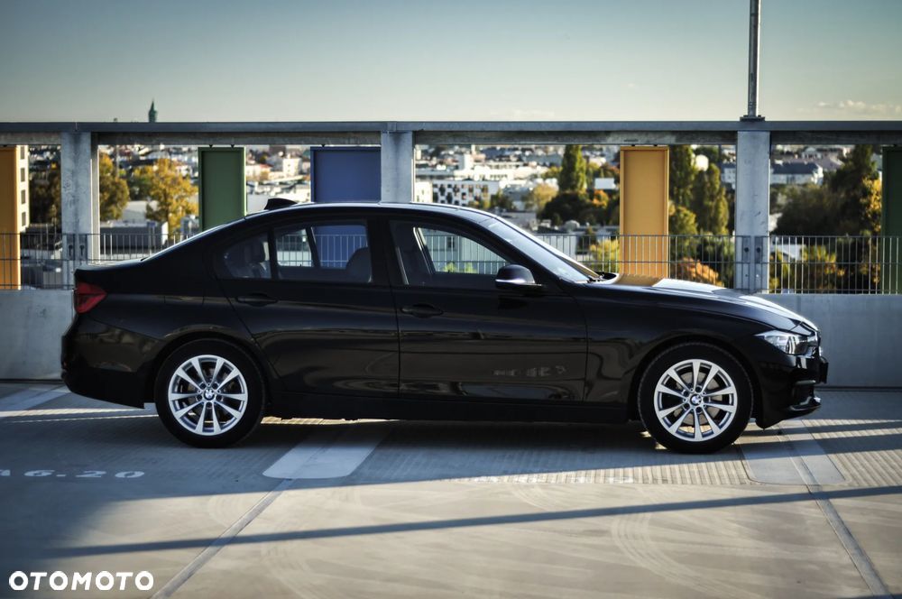BMW Seria 3 320i xDrive - 4