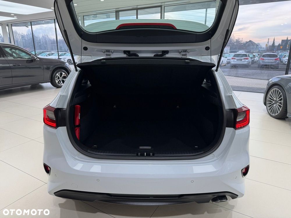 Kia Ceed 1.5 T-GDI M - 17