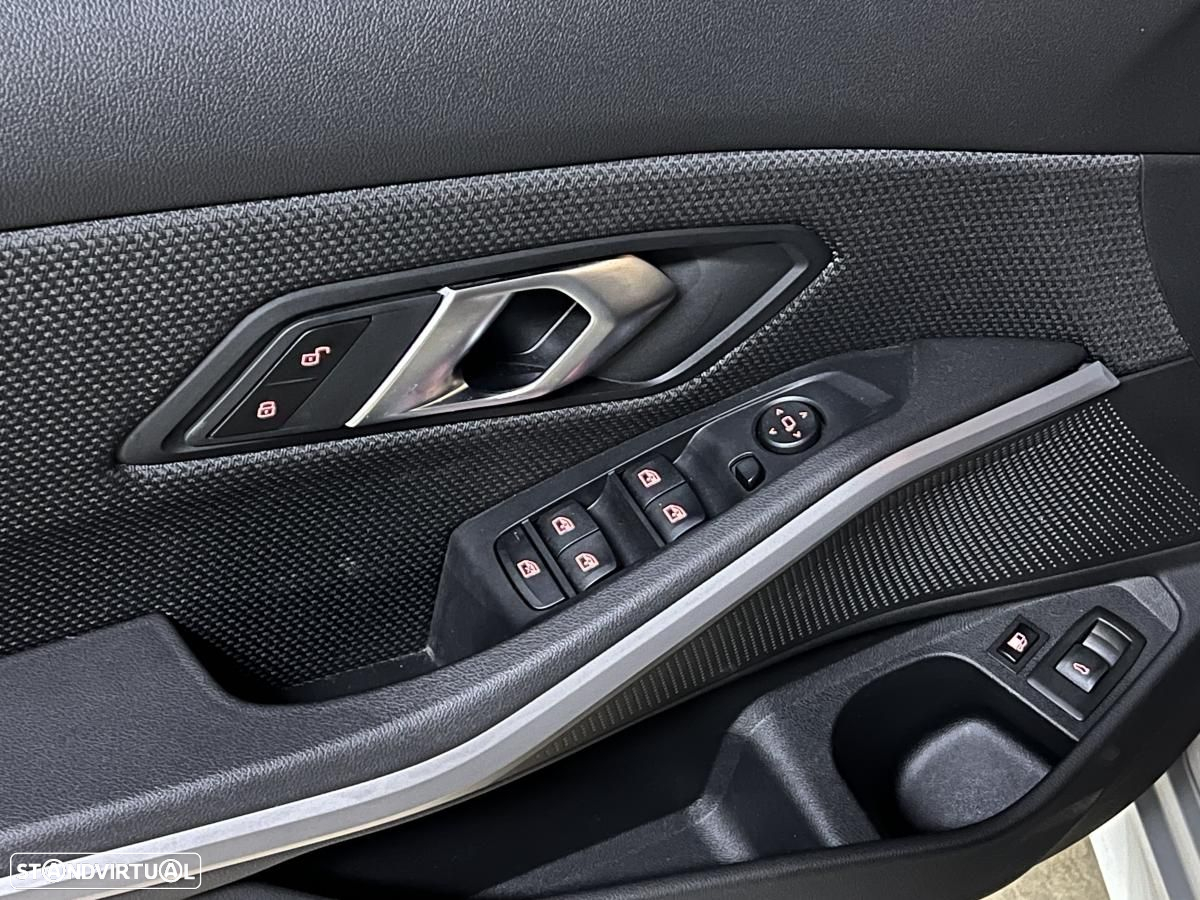 BMW 330 e Touring Corporate Edition Auto - 39