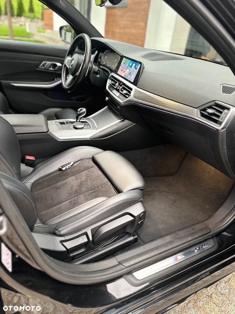 BMW Seria 3 320d xDrive M Sport - 17