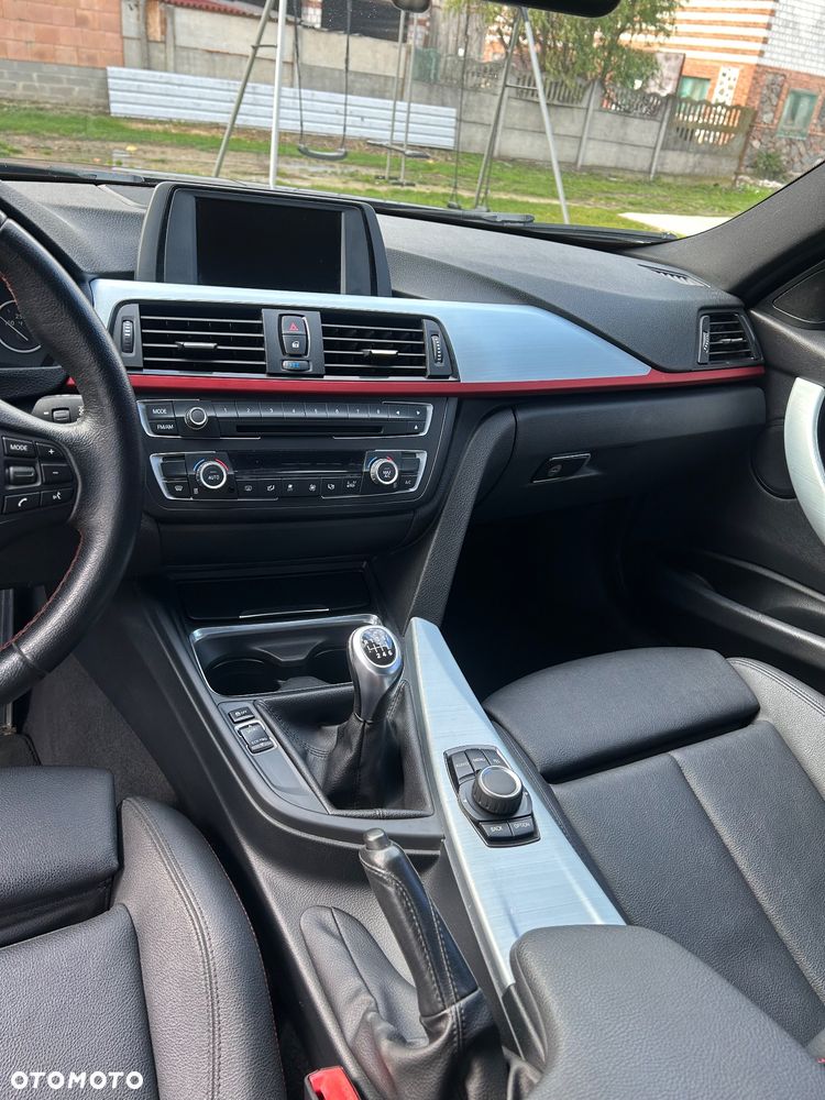 BMW Seria 3 335i - 12