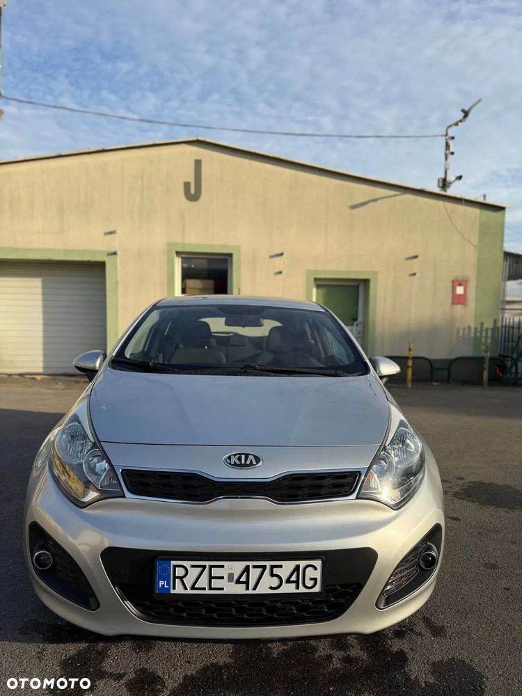 Kia Rio - 2