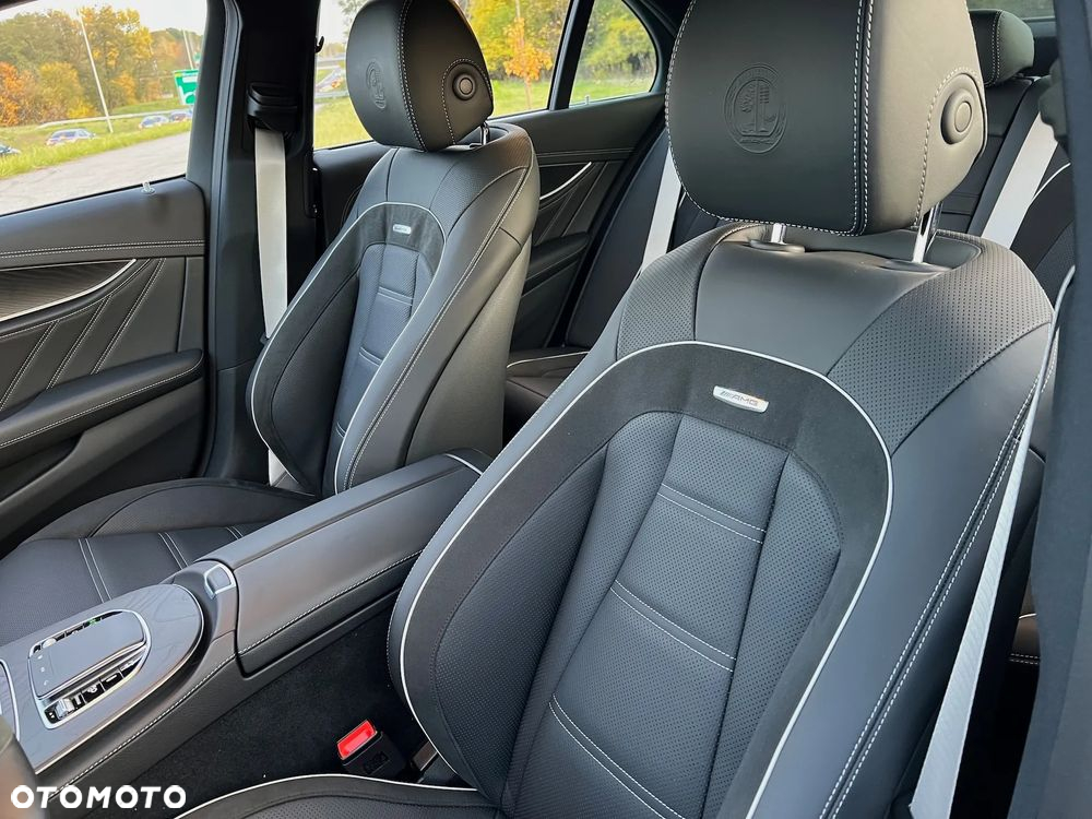 Mercedes-Benz Klasa E AMG 63 S 4-Matic+ - 14