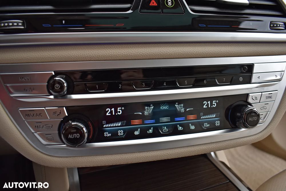 BMW Seria 7 745e - 29