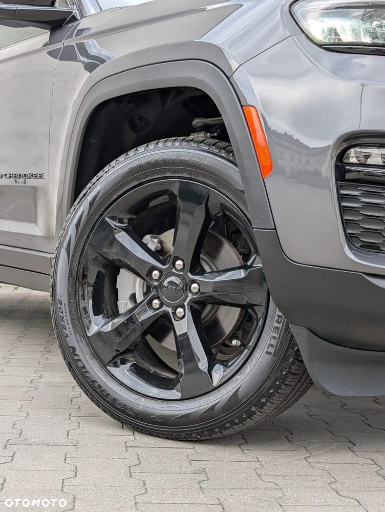 Jeep Grand Cherokee - 20