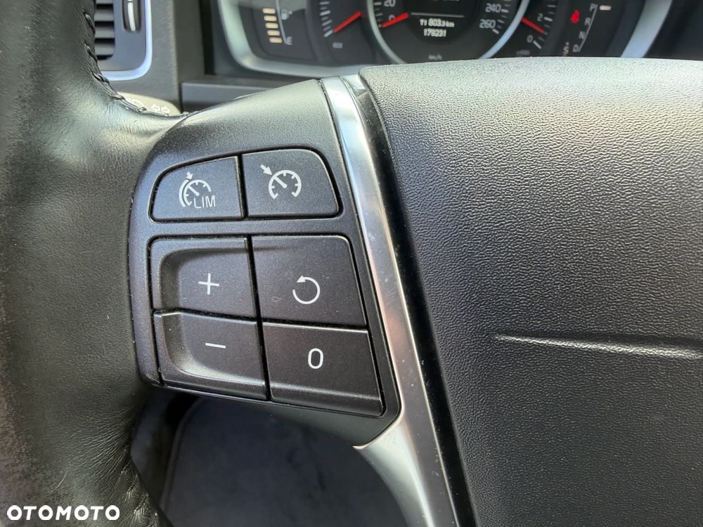 Volvo S60 D4 Drive-E Momentum - 17