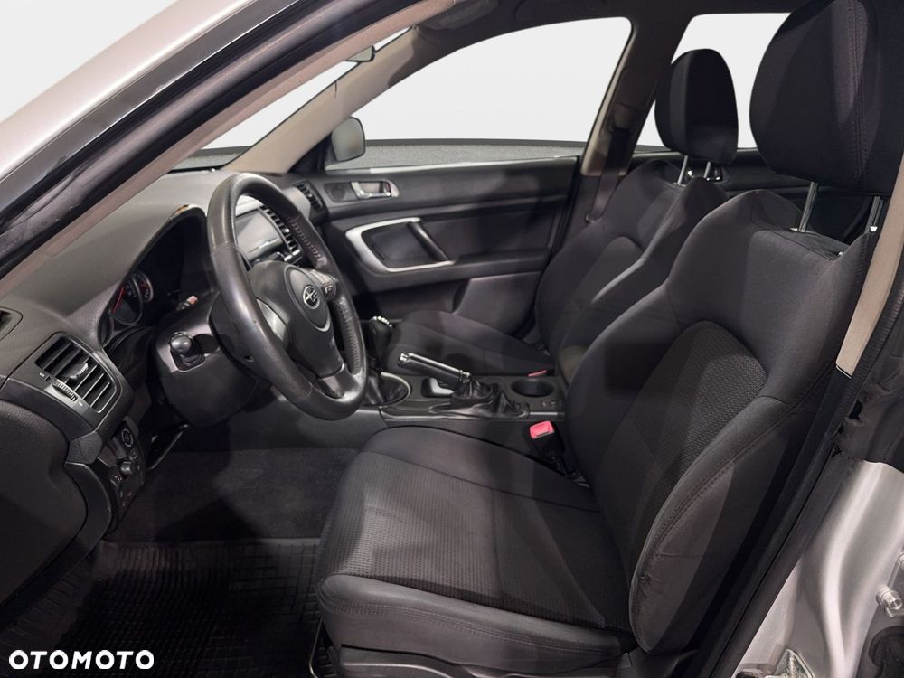 Subaru Legacy - 11