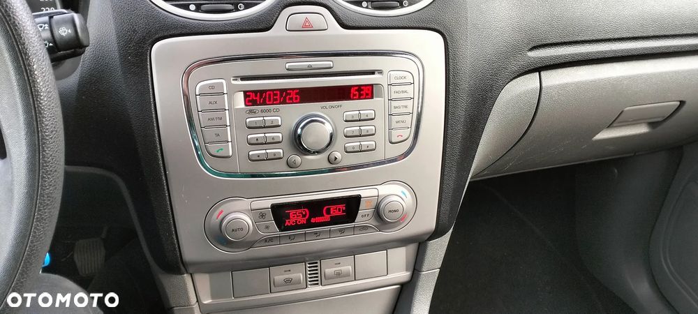 Ford Focus 1.6 16V Trend - 39