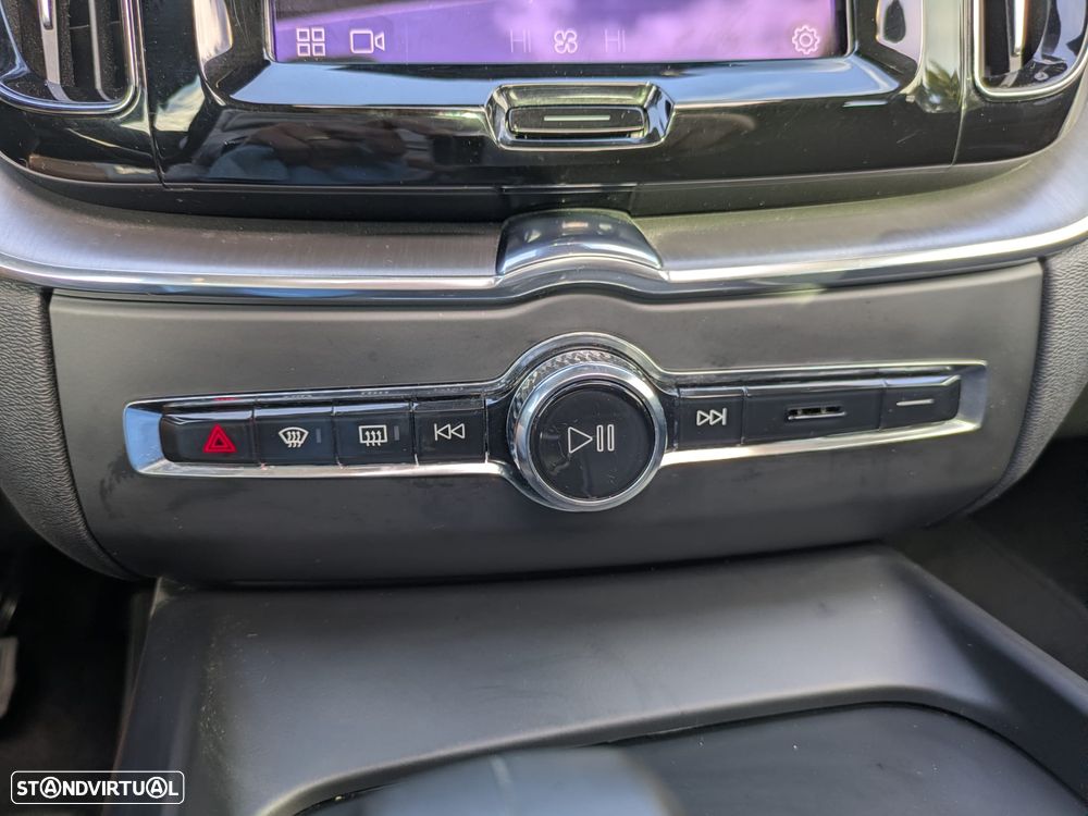 Volvo XC 60 2.0 T6 PHEV Inscription AWD - 33