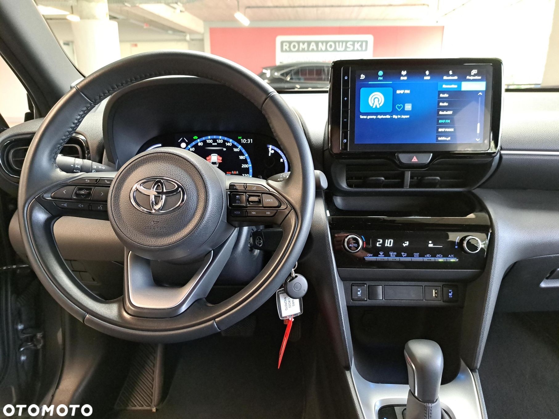 Toyota Yaris Cross - 18