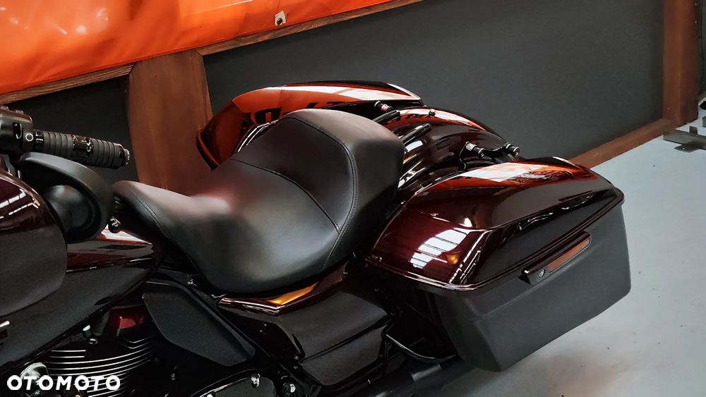 Harley-Davidson CVO Street Glide - 19
