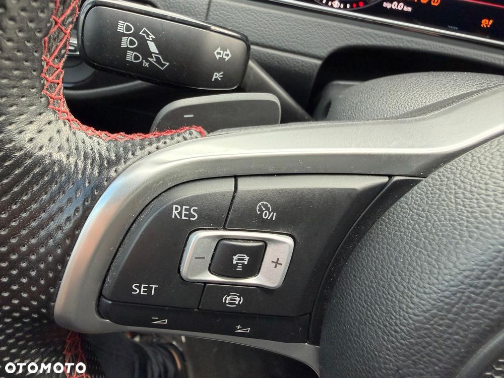 Volkswagen Golf GTI TCR 2.0 TSI OPF DSG - 20