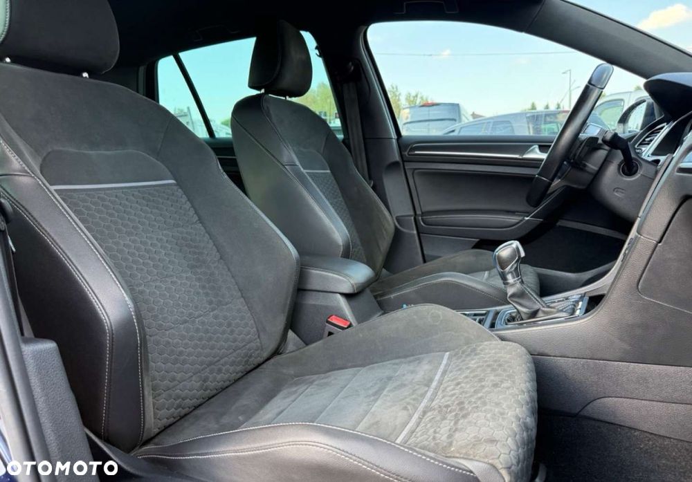 Volkswagen Golf - 20