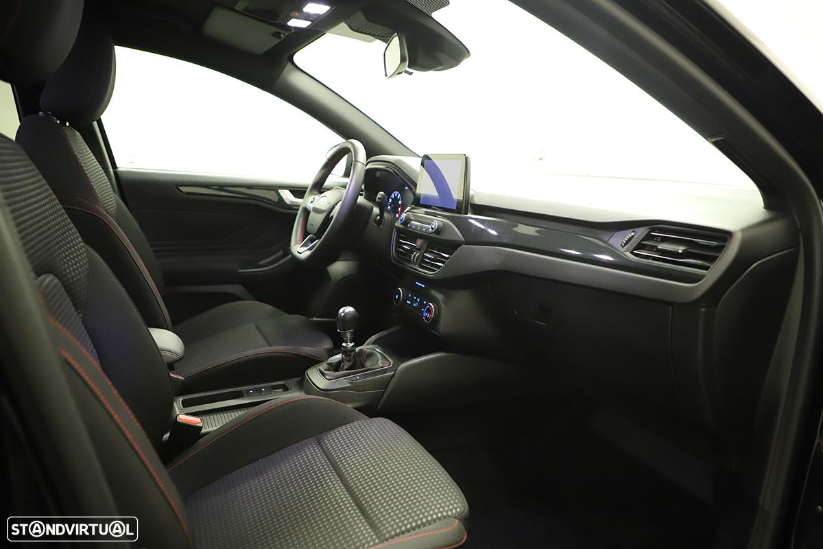 Ford Focus SW 1.0 EcoBoost ST-Line - 17