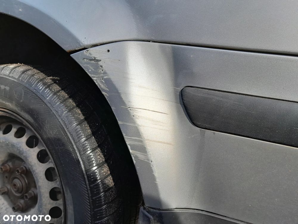 VW PASSAT B5 FL KOMBI ZDERZAK TYLNY TYŁ KOLOR: LD7W - 4