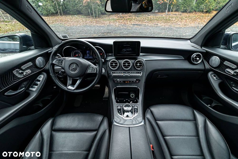 Mercedes-Benz GLC 300 4Matic 9G-TRONIC AMG Line - 17