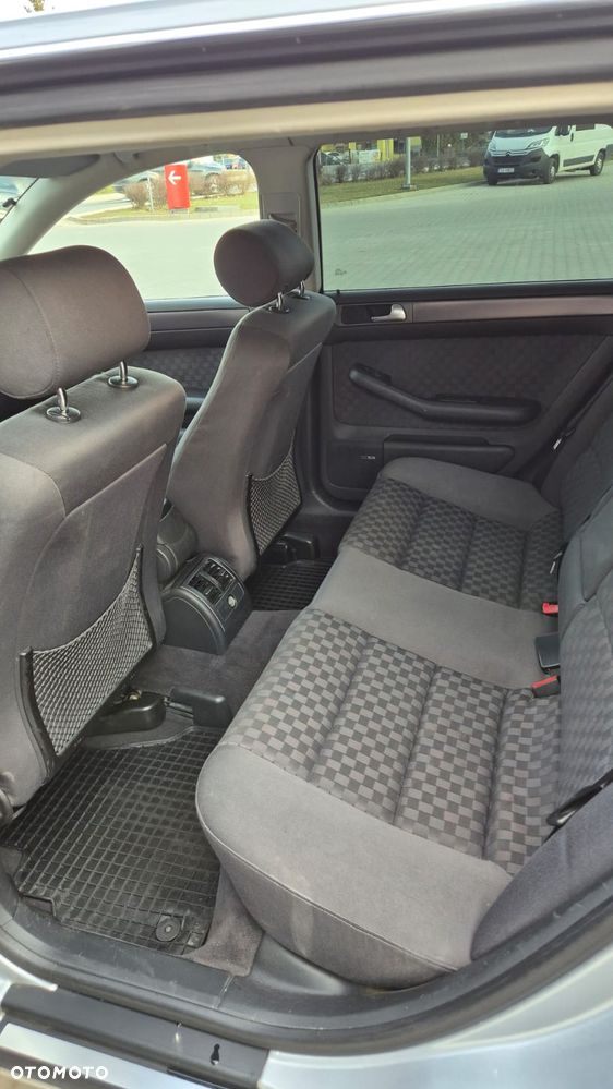 Audi A6 Avant 2.4 Multitronic - 9