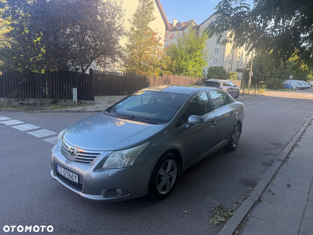 Toyota Avensis 1.6 Sol - 1