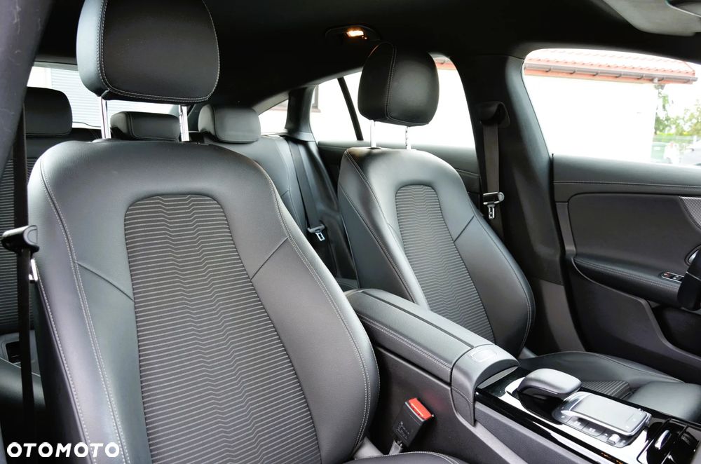 Mercedes-Benz CLA 200 d 8G-DCT Edition 2021 - 24
