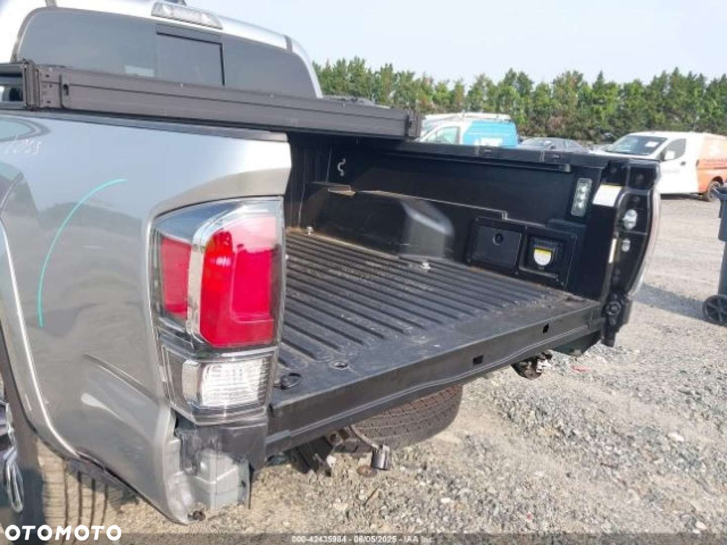 Toyota Tacoma - 6