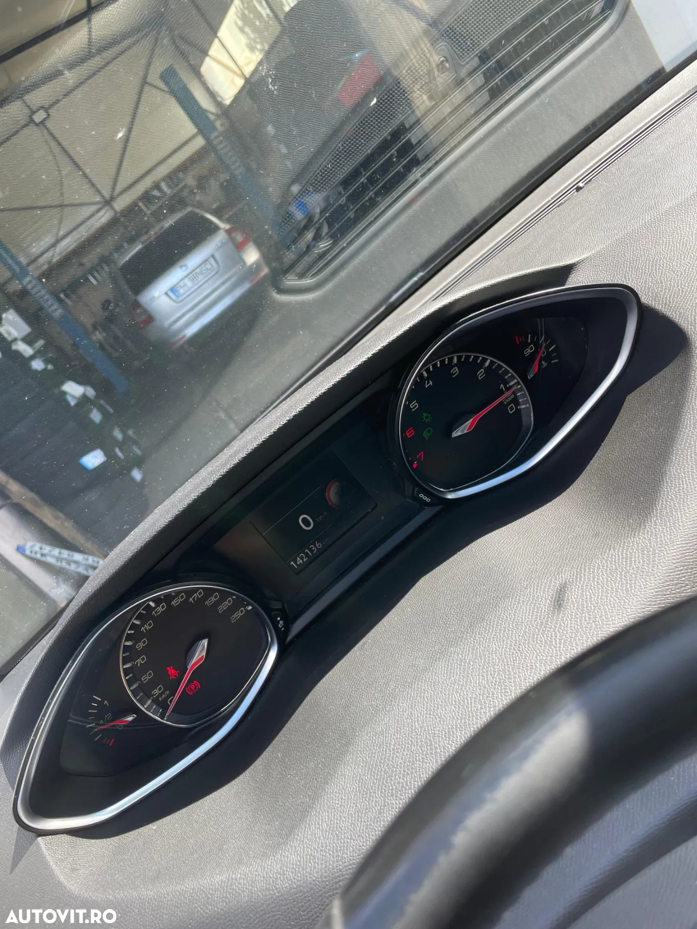 Peugeot 308 1.2 L PureTech Turbo Access - 8
