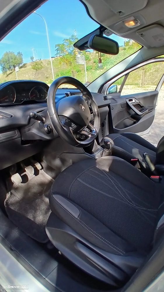 Peugeot 208 1.4 HDi Active - 12