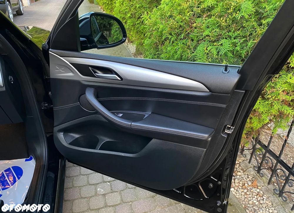 BMW X3 sDrive18d Luxury Line - 24