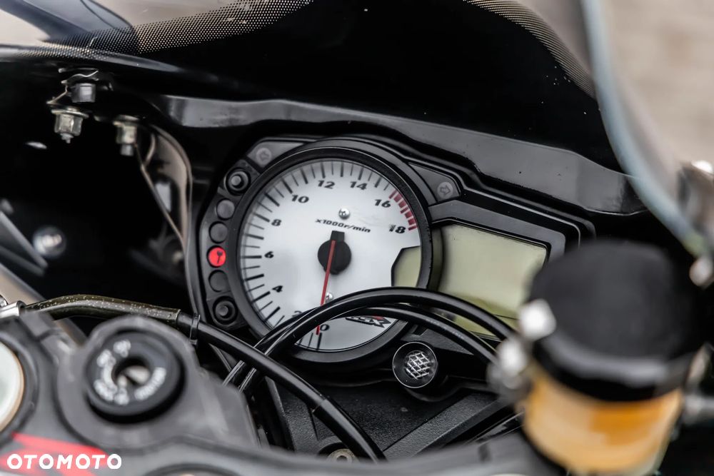 Suzuki GSX-R - 22