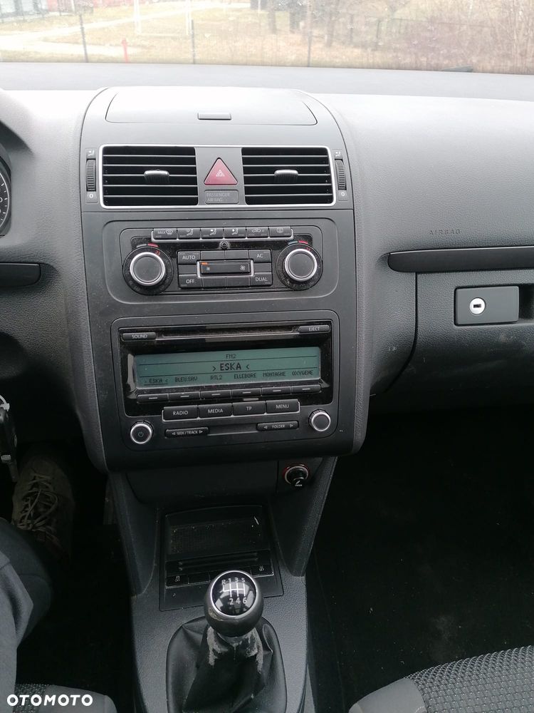 Volkswagen Touran - 18