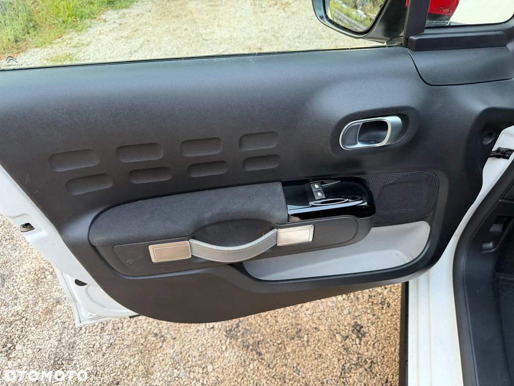 Citroën C3 1.2 PureTech Shine - 17