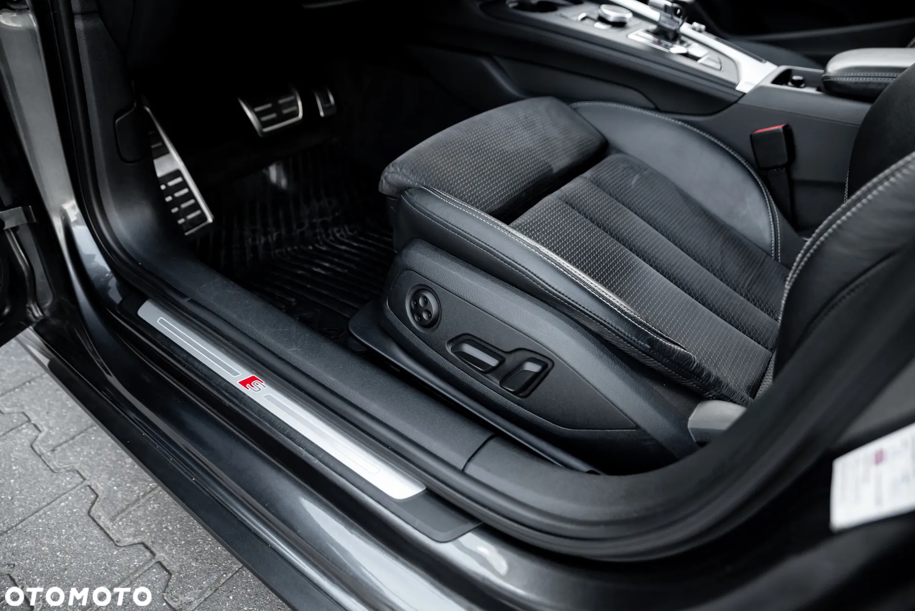 Audi A4 Avant 40 TDI quattro S tronic S line - 23