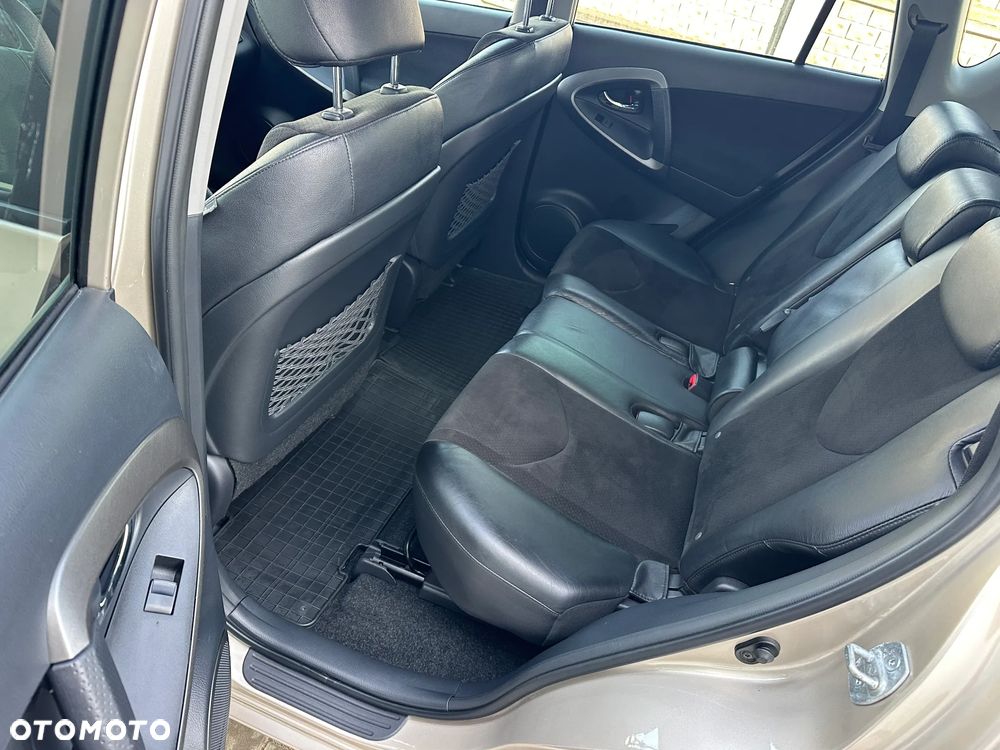 Toyota RAV4 2.2 D-4D 4x4 - 16