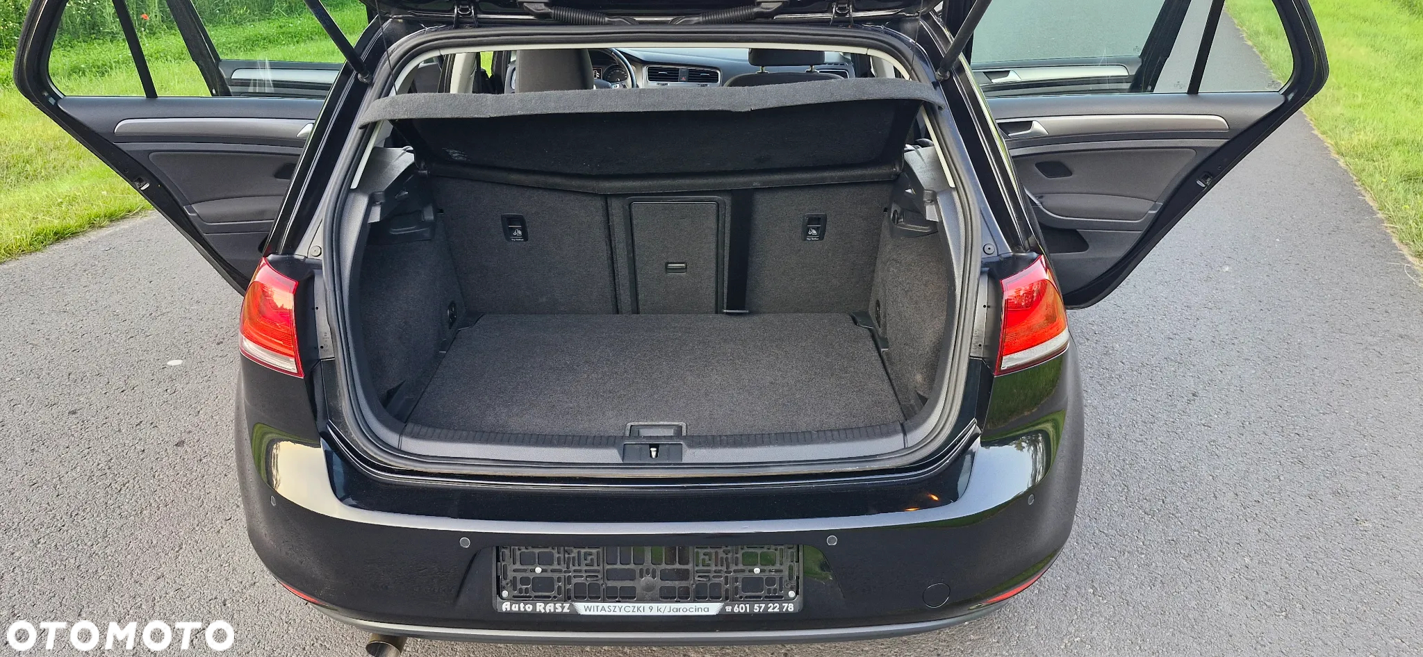 Volkswagen Golf 1.6 TDI BlueMotion Technology Comfortline - 13