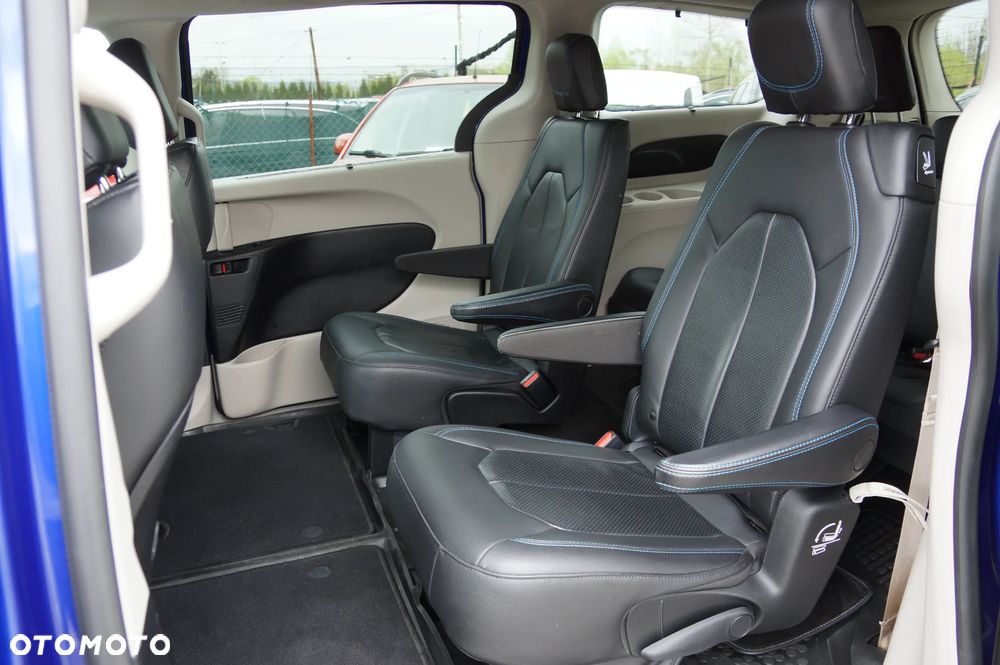Chrysler Pacifica - 28