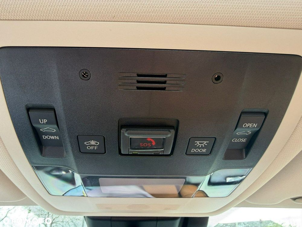 Lexus UX - 25