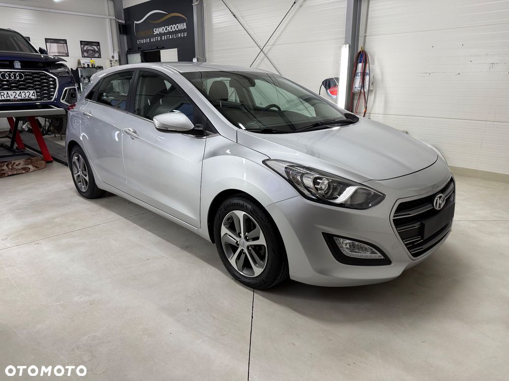 Hyundai i30 blue 1.6 CRDi Style - 1