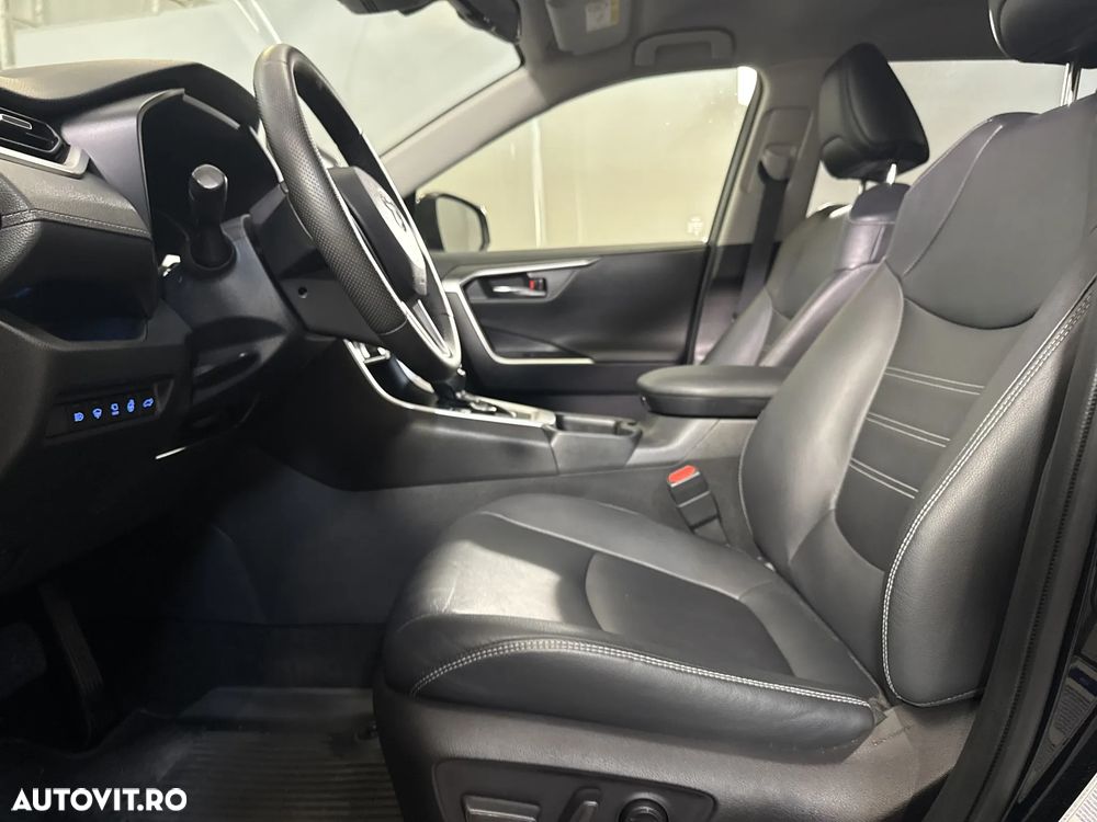 Toyota RAV4 - 24