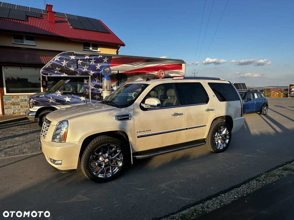 Cadillac Escalade - 4