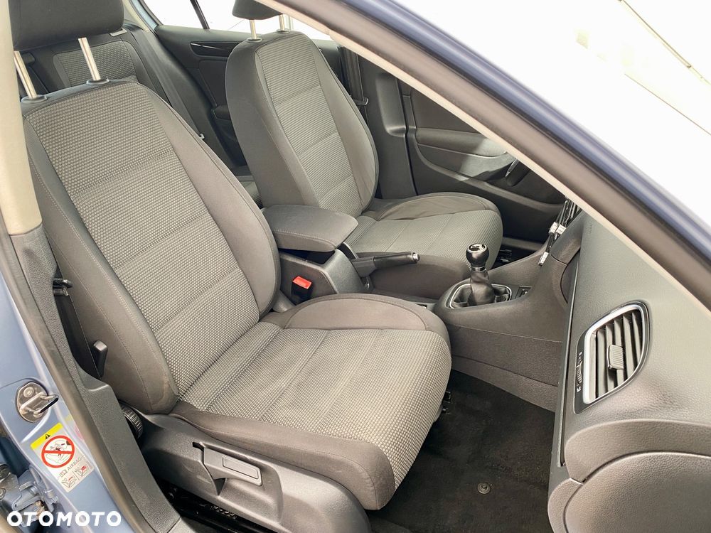 Volkswagen Golf 1.6 Comfortline - 18
