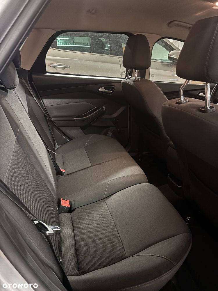Ford Focus 1.6 Trend - 8