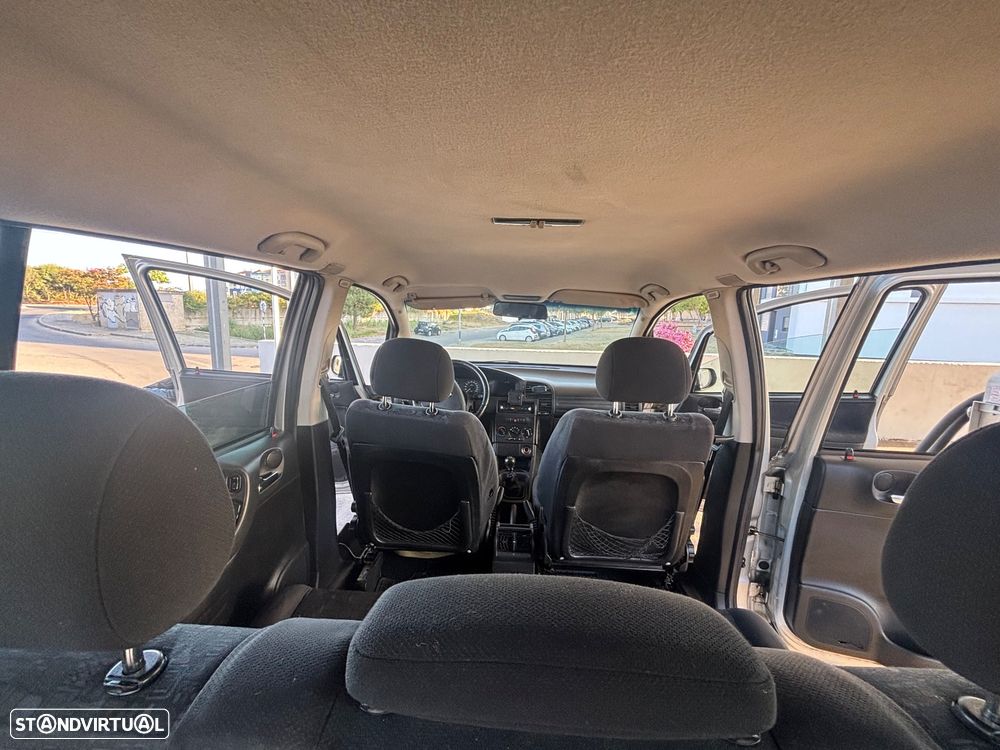 Opel Zafira 2.0 DTi - 28