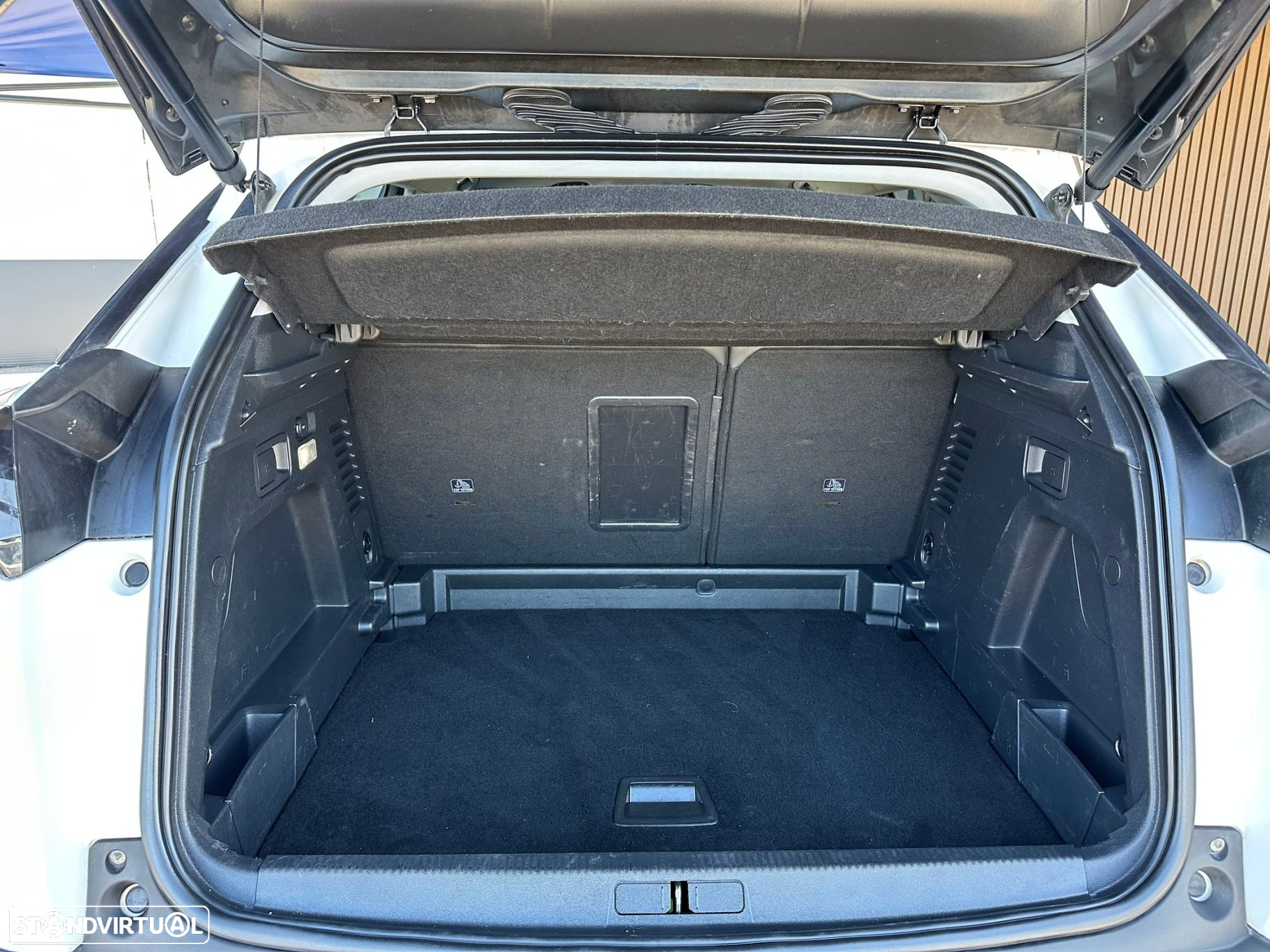Peugeot 3008 1.6 BlueHDi Allure EAT6 - 42