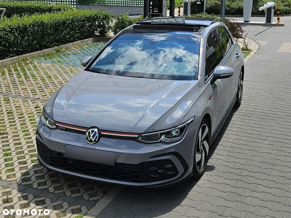 Volkswagen Golf - 10
