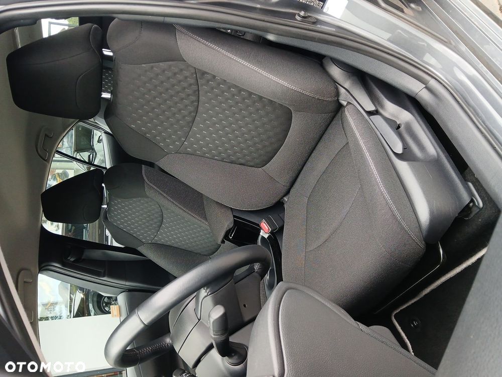 Toyota Corolla 1.8 Hybrid Comfort - 38