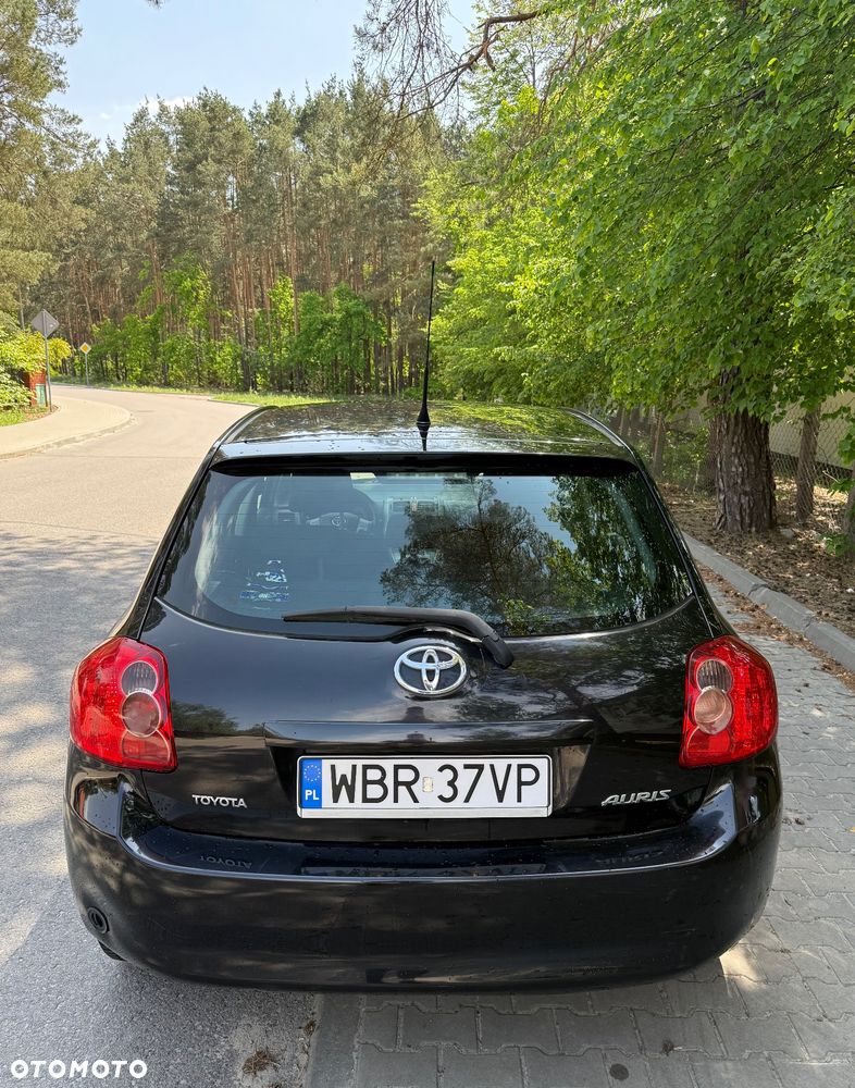 Toyota Auris 1.6 VVT-i Executive - 3