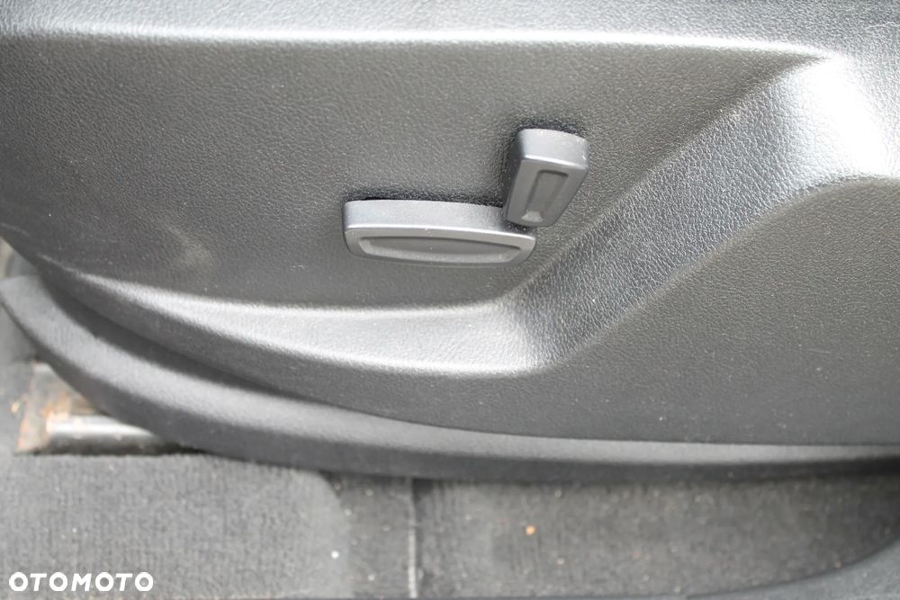 Ford S-Max 2.0 TDCi Ambiente - 17