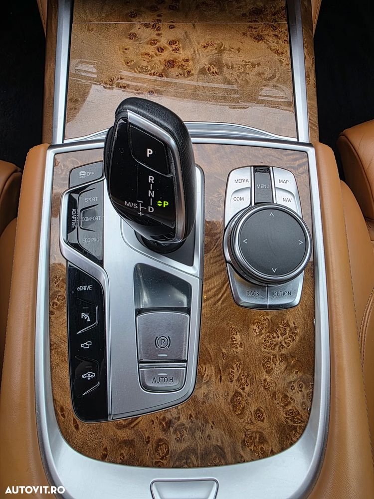 BMW Seria 7 740e iPerformance - 25