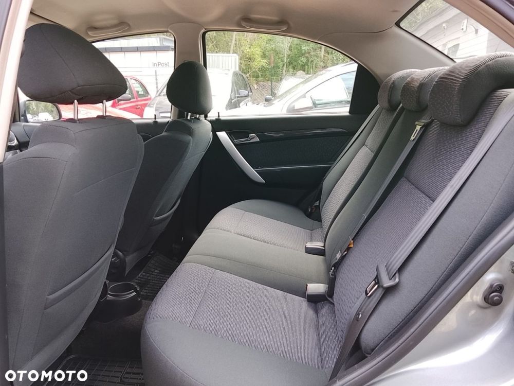 Chevrolet Aveo - 8