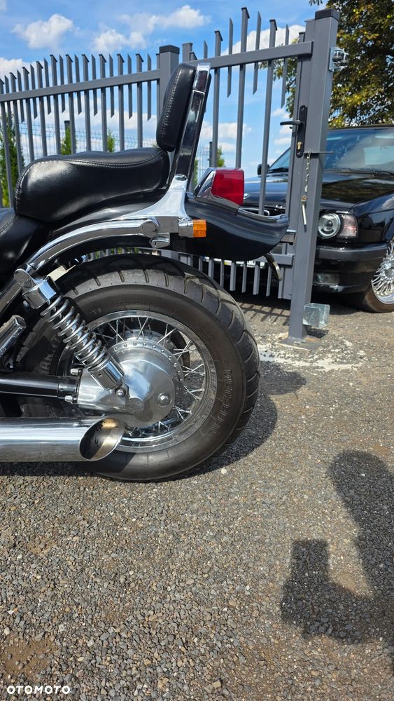 Suzuki Intruder - 17