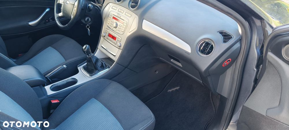 Ford Mondeo 2.0 Ambiente - 18